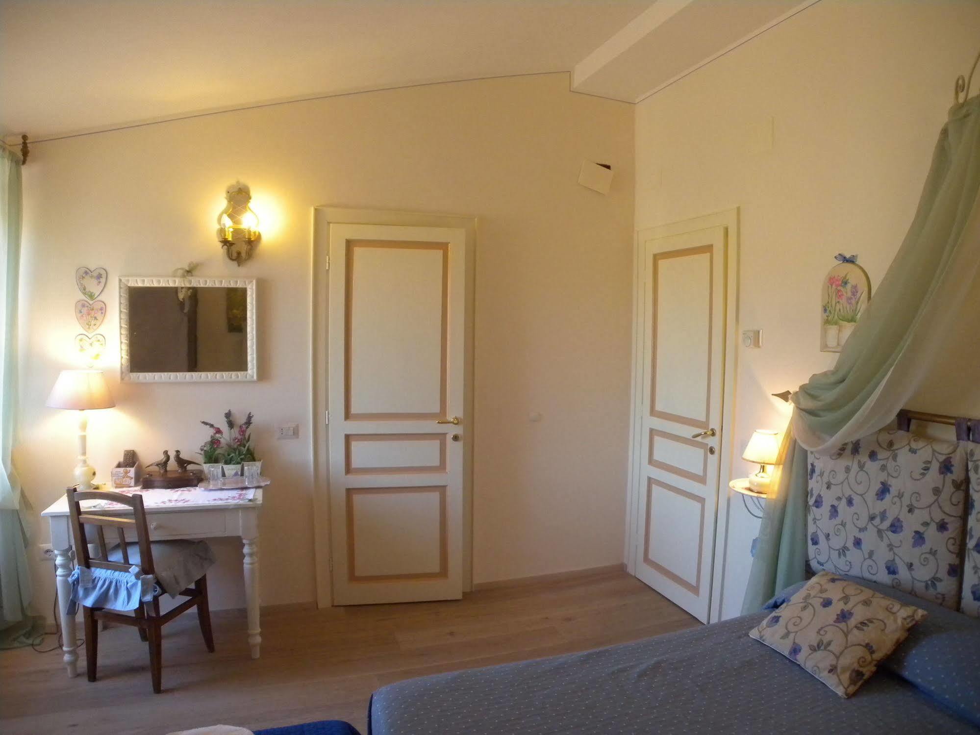 Bed And Breakfast A Casa Delle Fate Assisi Dış mekan fotoğraf