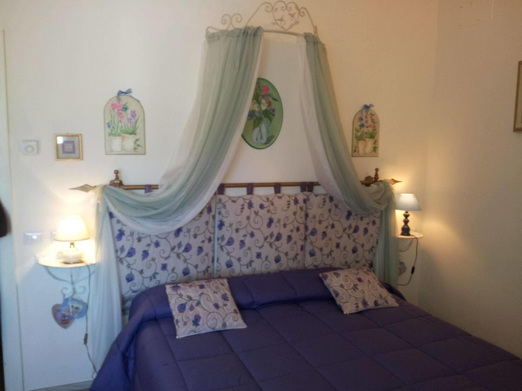 Bed And Breakfast A Casa Delle Fate Assisi Dış mekan fotoğraf