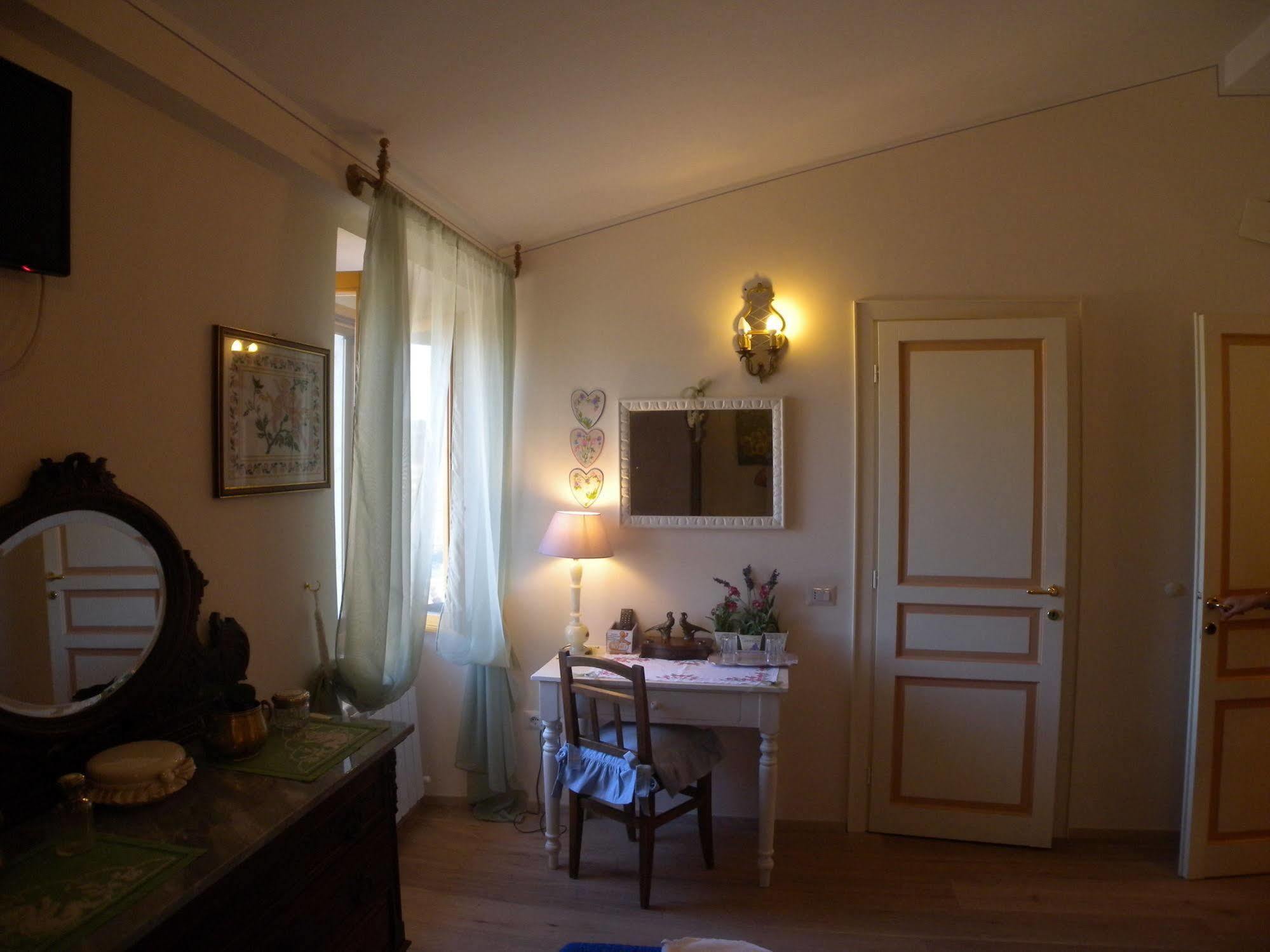 Bed And Breakfast A Casa Delle Fate Assisi Dış mekan fotoğraf